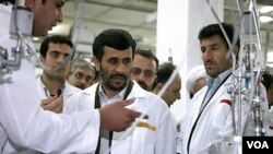 El proyecto de ley appunta en la misma dirección de las sanciones internacionales, que es desalentar a Irán a seguir con su proyecto nuclear.