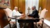 El Papa Francisco se reúne con el gobernante cubano Miguel Díaz-Canel en el Vaticano, el 20 de junio de 2023.