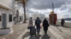 Santorini impone medidas de protección ante creciente actividad sísmica 