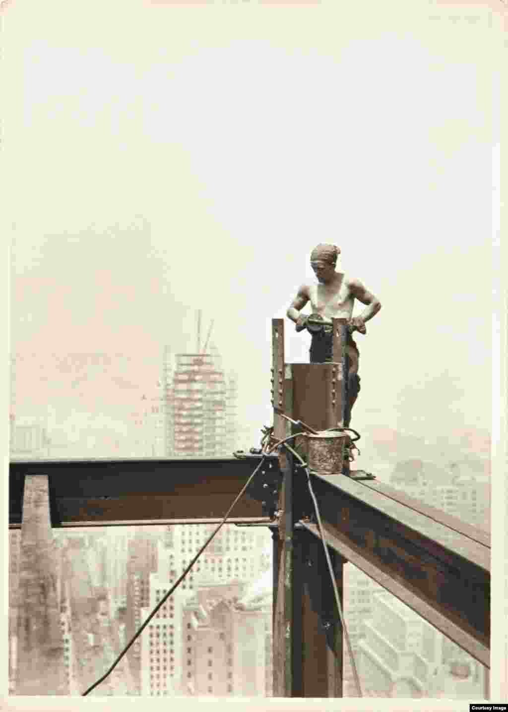 Lewis Hine, On The Hoist, Empire State Building 1931