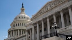 Legisladores dispuestos a enfrentar al presidente Trump en materia de aranceles