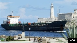 La Ley Helms-Burton fue promulgada en 1996 para reforzar el embargo comercial al gobierno de la isla.
