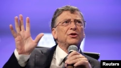 Bill Gates durante la cumbre Fiscal del Peterson Institute 2013 en Washington. Mayo 7, 2013. REUTERS/Yuri Gripas.