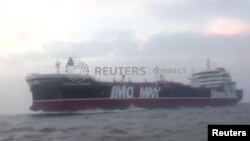 El periódico Daily Telegraph informó el sábado que Londres planeaba responder a Irán con sanciones tras la incautación del petrolero.