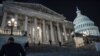 Los miembros de la Cámara de representantes de los EEUU suben las escaleras del Capitolio en Washington para votar por segunda vez para destituir al secretario de Seguridad Nacional, Alejandro Mayorkas, el 13 de febrero de 2024. 