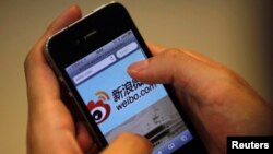 Free Tibet señaló que un tweet atacando al Dalai Lama había sido compartido más de 6.500 veces en Twitter. 