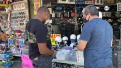 Reabren pequeños negocios en Los Ángeles