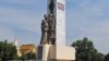 ស្តូប​មិត្តភាព​កម្ពុជា-វៀតណាម​ជា​​និមិត្តរូប​មួយ​នៃ​ការ​ខ្វែង​គំនិត​គ្នា​ក្នុង​នយោបាយ​កម្ពុជា ចំពោះ​​ថ្ងៃ​«៧មករា»​និង​​វត្តមាន​​កងទ័ព​វៀតណាម​នៅ​ក្រោយ​សម័យ​ខ្មែរ​ក្រហម។