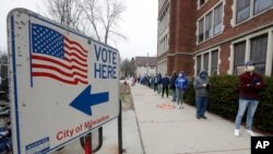 Los votantes en Wisconsin escogerán candidatos de varias contiendas no partidarias para el legislativo estatal, que podrían ayudar a determinar si los republicanos alcanzan una inmensa mayoría en la legislatura estatal.