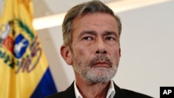 Gerardo Blyde, jefe delegado de la oposición venezolana para los diálogos de México, participa en una conferencia de prensa en una de las reuniones celebradas con la facilitación de Noruega. Blyde liderará la comitiva opositora que se reunirá con el presidente de Colombia.