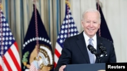 El presidente de EEUU, Joe Biden, habla en la Casa Blanca tras la aprobación de su proyecto de infraestructura el 6 de noviembre de 2021.
