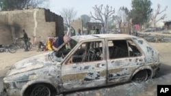 Un superviviente dijo a la agencia de noticias AP que el ataque de Boko Haram en Dalori, cerca de Maiduguri, duró unas cuatro horas y que pudo escuchar los gritos de los niños.