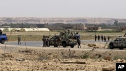 Estados Unidos y la coalición global apoyan los esfuerzos de fuerzas iraquíes y rebeldes sirios en su lucha contra ISIS