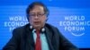 El presidente de Colombia, Gustavo Petro, asiste a la sesión 'Liderazgo para América Latina' durante el Foro Económico Mundial (FEM) 2023 en Davos, Suiza, el 18 de enero de 2023.