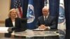 El vicepresidente de EE.UU., Mike Pence, (derecha) y la secretaria de Seguridad Nacional, Kristjen Nielsen, en el centro de capacitación de la Agencia de Protección de Fronteras y Aduanas, CBP, el miércoles, 13 de marzo de 2019.